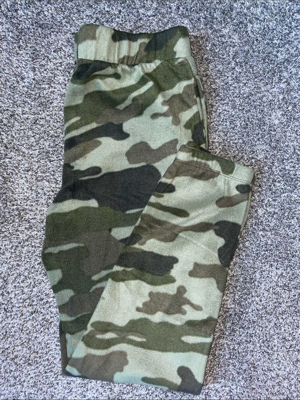 NWOT Derek Heart Women’s Camo pants. Olive & Dark Green. Size Large. - Picture 4 of 5